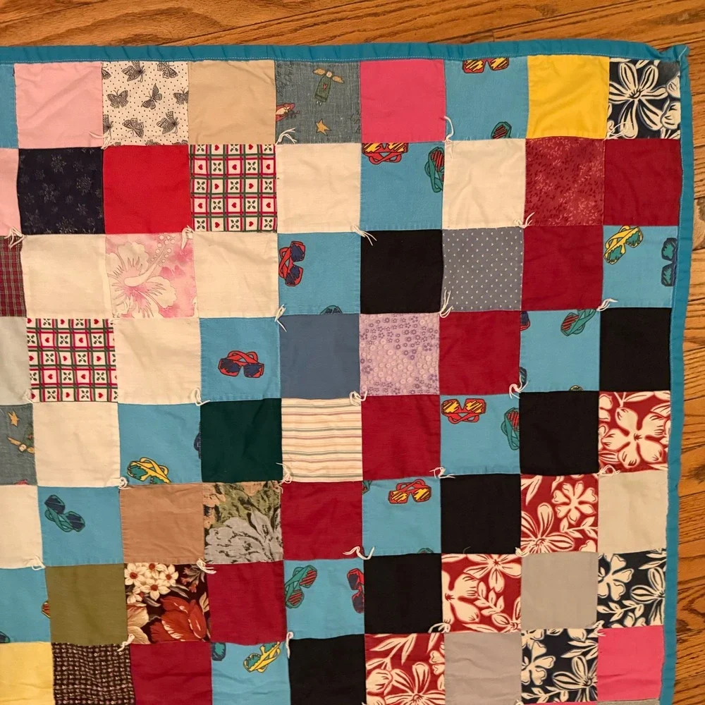 1.a.0.0.6.a Handmade Tied Patchwork Quilt Colorful Fabric Squares Folk Art Thr